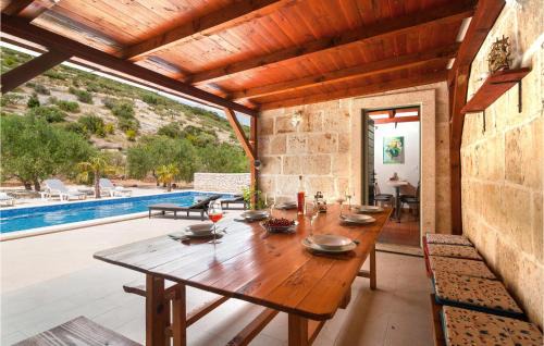 Dol Casa | Stunning Home In Postira