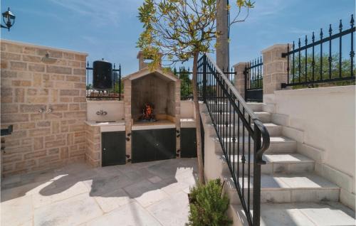Primosten Casa | Stunning Home In Primosten With Kitchen
