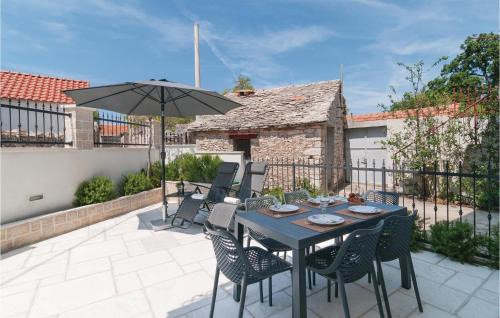 Primosten Casa | Stunning Home In Primosten With Kitchen