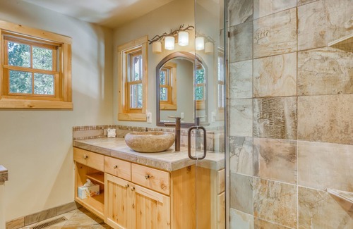 Serene Lakes Casa | Stunning home in quiet neighborhood with 2 gas stoves