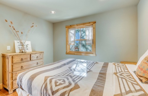 Serene Lakes Casa | Stunning home in quiet neighborhood with 2 gas stoves