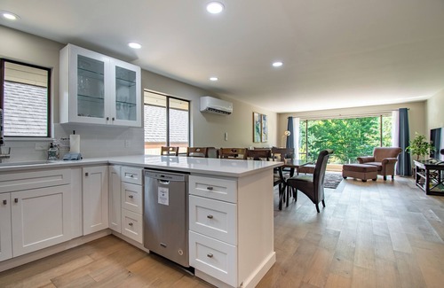 East Queen Anne Casa | Stunning Home in Queen Anne near Space Needle!