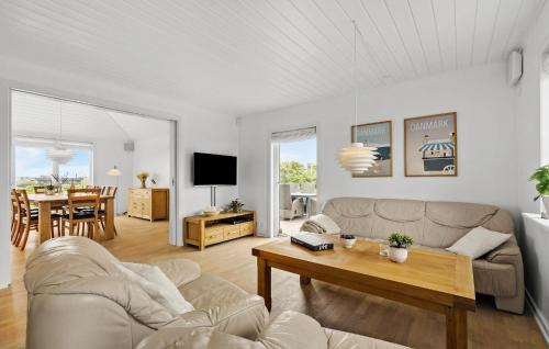 Sondervig Casa | Stunning Home In Ringkøbing