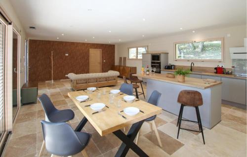 Suze-la-Rousse Casa | Stunning Home In Suze La Rousse