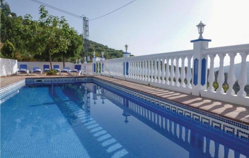 Sayalonga Casa | Stunning Home In Sayalonga With Wifi