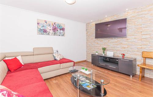 Drnis Casa | Stunning Home In Siritovci With Wifi