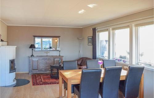 Utaker Casa | Stunning Home In Skånevik With Kitchen