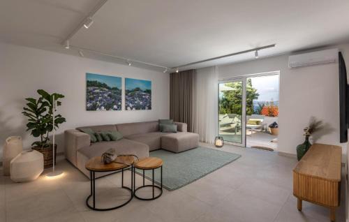 Splitska Casa | Stunning Home In Splitska