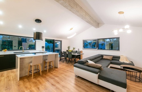Split Casa | Impresionante casa en Srinjine con WiFi