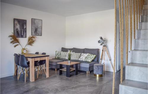 Faszcze Casa | Stunning Home In Stare Sady With Wifi