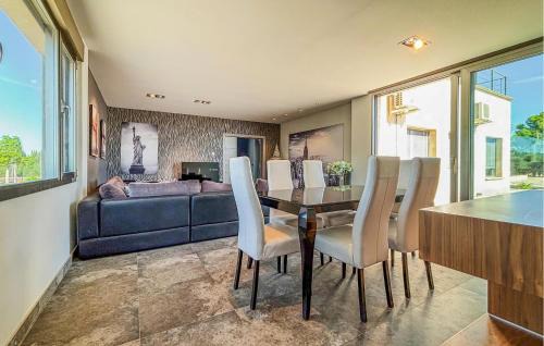 Yecla Casa | Stunning Home In Yecla With Private Swimming Pool, Can Be Inside Or Outside