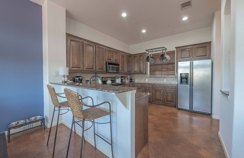 Apache Shores Casa | Stunning Home on a Cliff with Gorgeous Views: 5 min to Lakes