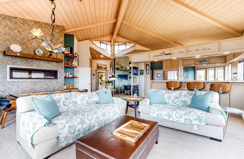 Sereno del Mar Casa | Stunning Home w/Panoramic Ocean Views, Private Hot Tub, Free WiFi, Large Deck