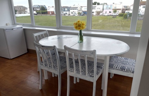 South Hayling Casa | Stunning House Overlooking Nature Reserve