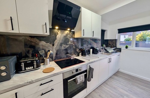 London Borough of Bexley Casa | Charming Flat Near Attractions in Bexleyheath