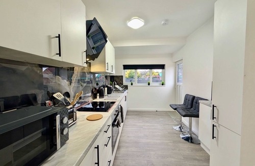 London Borough of Bexley Casa | Charming Flat Near Attractions in Bexleyheath