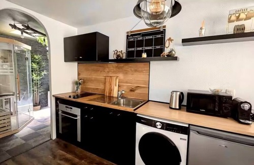 Saint-Leu Casa | Stunning house with jacuzzi, sauna, home cinema and bubble pool in Amiens.