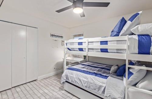 North Center Revitalization Association Casa | Stunning Hunter Single Family Home in the Heart of Mesa