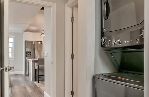 Santa Barbara Casa | STUNNING in Santa Barbara 3 Bed/ 2 Bath 7 DAYS MIN SHORT TERM WELCOMED