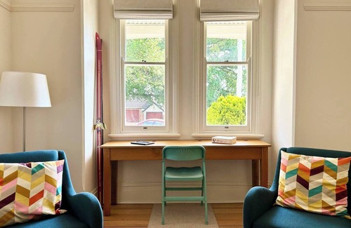 Bathurst Casa | Stunning Keppel St. Federation Cottage