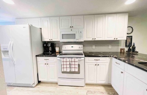 White Marsh Apartamento | Stunning King APT /Pool/Tennis/Golf/Beach/Trails