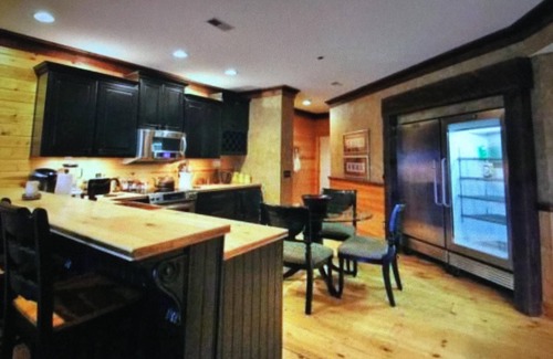 Camdenton Condominio | Off 54 Gorgeous Getaway, Lake Front, Sin escalones, Resbalón del barco, Rampa del barco, sin grava