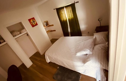 Burdett Apartamento | Stunning Lake View Penthouse - 2 Cozy Bedrooms along the Seneca Wine Trail