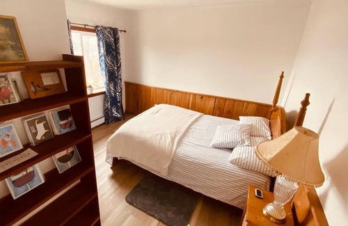 Burdett Apartamento | Stunning Lake View Penthouse - 2 Cozy Bedrooms along the Seneca Wine Trail