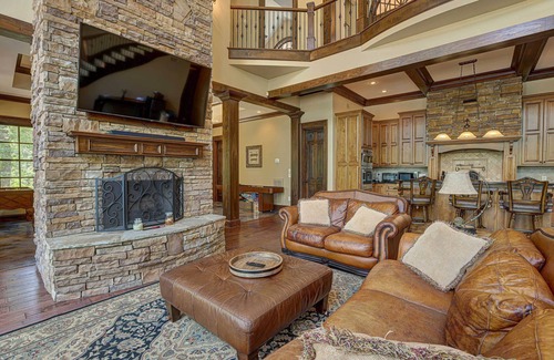 Wedowee Casa | Stunning Lake Wedowee Home w/ Dock + Kayaks!