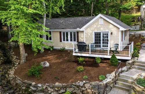 Moultonborough Cabaña | Stunning lakefront gem with full water view, beach access & dock