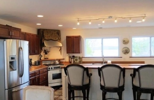Belfast Casa | Stunning Lakefront home on Swanlake