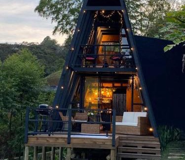 Guatape Chalet De Esquí | Stunning lakefront retreat, breathtaking views