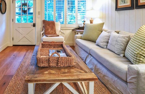 Soda Bay Complejo | Stunning Lakeside Resort w/ Six Individual, Fully Stocked Cottages, Sleeps 32