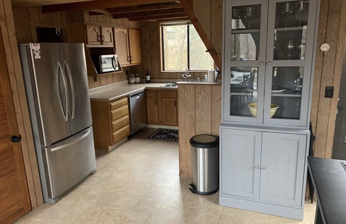 Innsbrook Casa | Stunning Lakeside Retreat at Innsbrook w/ Swing, Canoe and 3 Kayaks