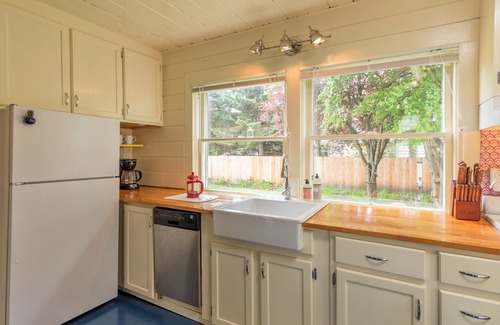 Port Townsend Apartamento | ¡Nuevo listado en el corazón de Port Townsend! 3bed / 2bath