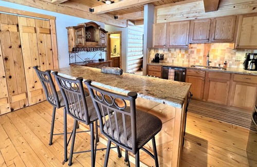 Purgatory Casa | Stunning Lodge with Mountain Views, Hot Tub, Pool Table, Ping Pong, Pet Friendly
