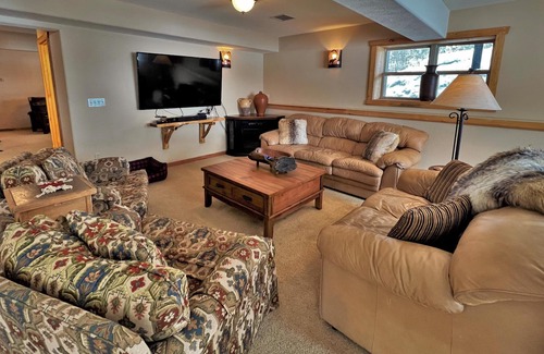 Purgatory Casa | Stunning Lodge with Mountain Views, Hot Tub, Pool Table, Ping Pong, Pet Friendly