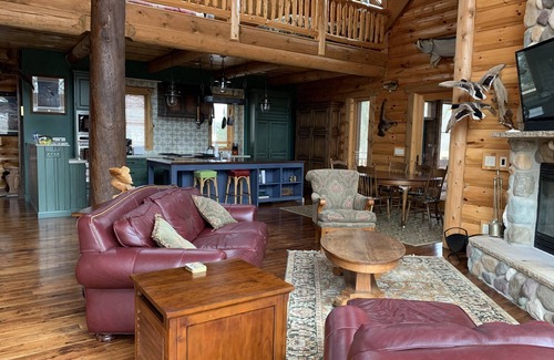 Mukwonago Cabina | Escapada de cabaña de madera impresionante cerca del lago Beulah * Mesa de billar * Parrilla