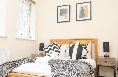 Thamesfield Apartamento | Stunning London Flat with Lush Garden - Steps to Park by The River Thames