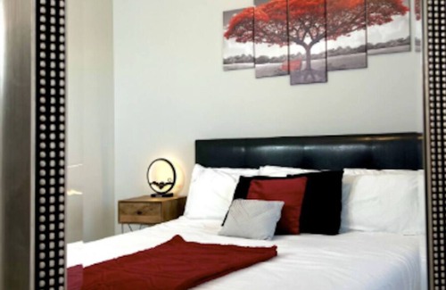 Park Hills Apartamento | Stunning Lux Apt design w/pool & Cincinnati view