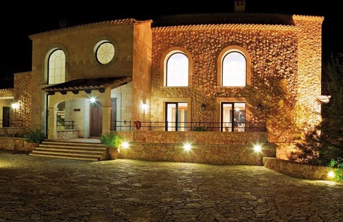 Son Gual Villa | Stunning,Luxury Villa son Gual with Pool, Jacuzzi, Gym and Children's Playarea