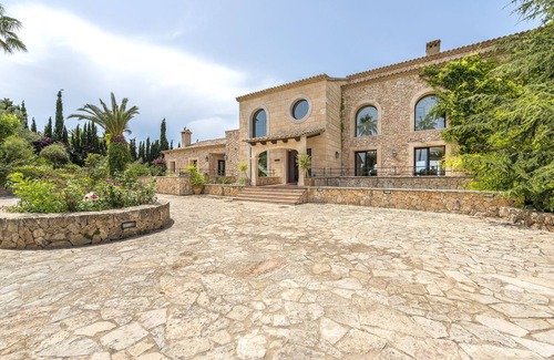Son Gual Villa | Stunning,Luxury Villa son Gual with Pool, Jacuzzi, Gym and Children's Playarea