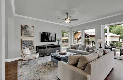 Horseshoe Bay Casa | Stunning Luxury Home on Lake LBJ!