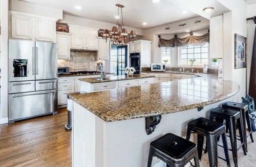 Monument Villa | Stunning Luxury Villa with Incredible Amenities!