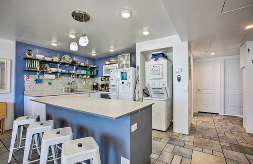 Makaha Condominio | ¡NUEVO! Picture-Perfect Makaha Condo w / Pool & Lanai!