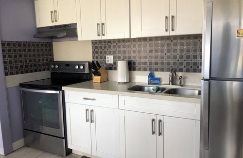 Makaha Condominio | Ke'ala Kai: Gorgeous view, free parking, A/C and wifi, beautiful salt-water pool