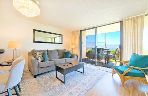 Maalaea Apartamento | Stunning Maui Direct Ocean front on the beach, Walk to beach from Condo, Watch Turtles, Whales, AC in all rooms ocean view Pool and Spa