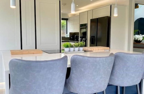 Corston Casa | Stunning modern home set in beautiful grounds.