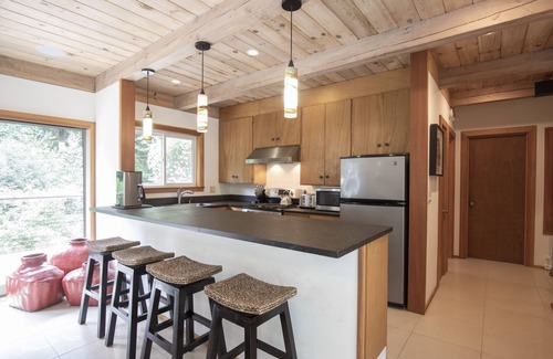 Summerhome Park Casa | Stunning Modern Home in Sunny Location Close to Beach Access