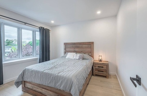 Brossard Casa | Stunning Modern New House 15 Min From Downtown